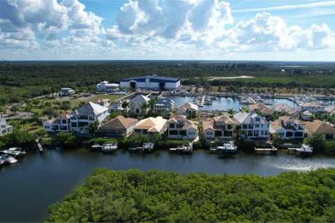 SOUTHSHORE YACHT CLUB sobre plano en Ruskin, Florida № 211973 - foto 1