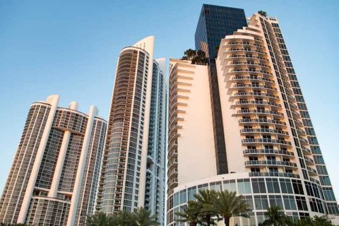 Les fonds de réserve deviennent une priorité pour de nombreux condominiums du sud de la Floride