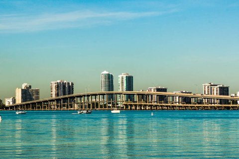 Майами вошел в список городов США, где количество покупок жилья превалирует над арендой