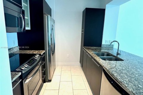 Condo in Miami, Florida, 1 bedroom  № 1375782 - photo 21