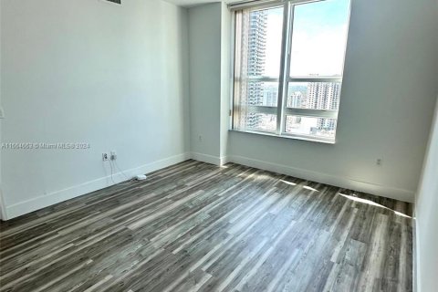 Condo in Miami, Florida, 1 bedroom  № 1375782 - photo 17