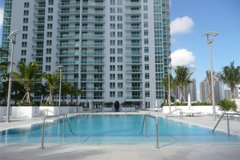 Condo in Miami, Florida, 1 bedroom  № 1375782 - photo 4