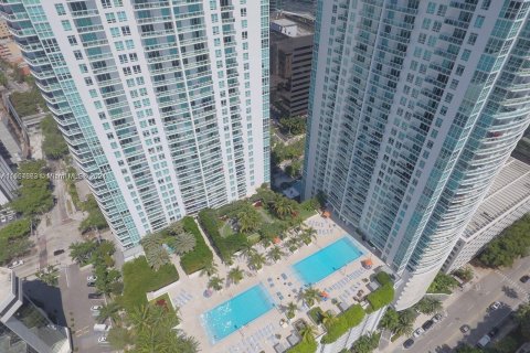 Condo in Miami, Florida, 1 bedroom  № 1375782 - photo 1