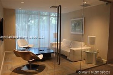 Condo in Miami, Florida, 1 bedroom  № 1375782 - photo 13