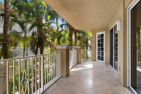 Condominio en venta en Hillsboro Beach, Florida, 3 dormitorios, 169.64 m2 № 959256 - foto 1