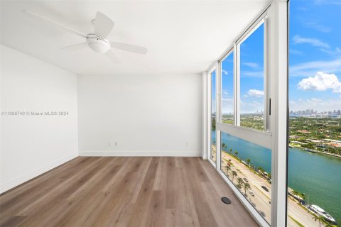 Condominio en venta en Miami Beach, Florida, 2 dormitorios, 128.21 m2 № 1387865 - foto 10