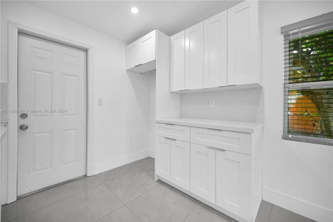 Villa ou maison à vendre à Opa-locka, Floride: 2 chambres, 55.18 m2 № 1387866 - photo 22