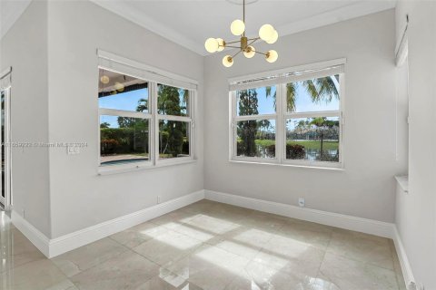 House in Miramar, Florida 6 bedrooms, 374.21 sq.m. № 1387952 - photo 12