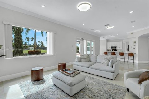 Villa ou maison à vendre à Miramar, Floride: 6 chambres, 374.21 m2 № 1387952 - photo 24