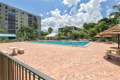 Condo in Pompano Beach, Florida, 2 bedrooms  № 1375574 - photo 28