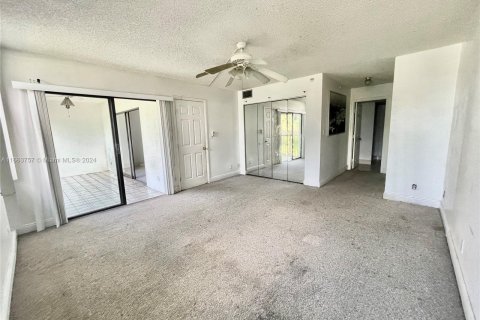 Condo in Pompano Beach, Florida, 2 bedrooms  № 1375574 - photo 17