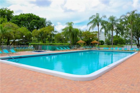 Condominio en venta en Pompano Beach, Florida, 2 dormitorios, 97.55 m2 № 1375574 - foto 26