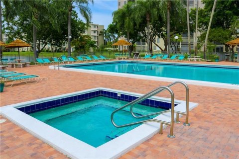 Condominio en venta en Pompano Beach, Florida, 2 dormitorios, 97.55 m2 № 1375574 - foto 27