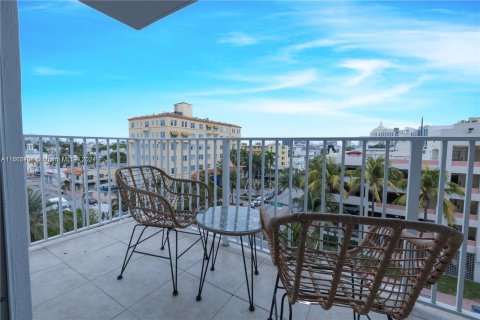 Condo in Miami Beach, Florida, 1 bedroom  № 1375534 - photo 12