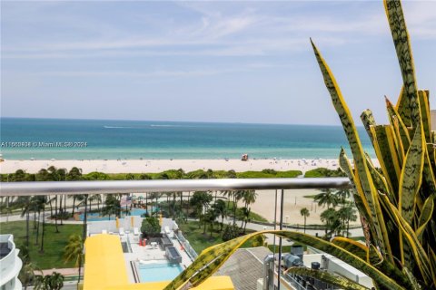 Condo in Miami Beach, Florida, 1 bedroom  № 1375534 - photo 15