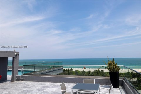 Condo in Miami Beach, Florida, 1 bedroom  № 1375534 - photo 17