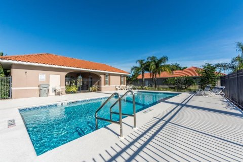 Casa en venta en Vero Beach, Florida, 3 dormitorios, 176.24 m2 № 1142409 - foto 2