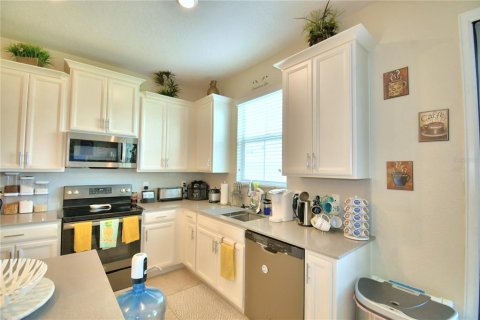 Townhouse in Kissimmee, Florida 3 bedrooms, 172.71 sq.m. № 1350231 - photo 12