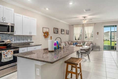 Townhouse in Wesley Chapel, Florida 3 bedrooms, 163.51 sq.m. № 1361498 - photo 10