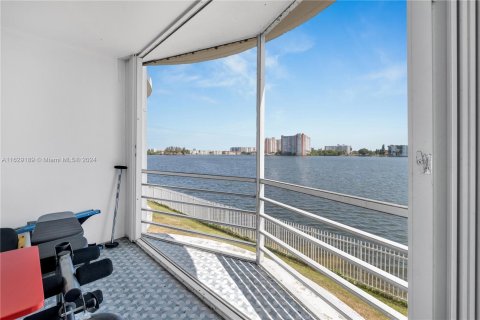 Copropriété à vendre à Miami, Floride: 1 chambre, 77.11 m2 № 1290683 - photo 9