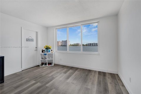 Copropriété à vendre à Miami, Floride: 1 chambre, 77.11 m2 № 1290683 - photo 6