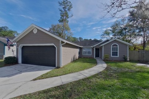 Villa ou maison à louer à Palm Coast, Floride: 5 chambres, 211.26 m2 № 887289 - photo 2