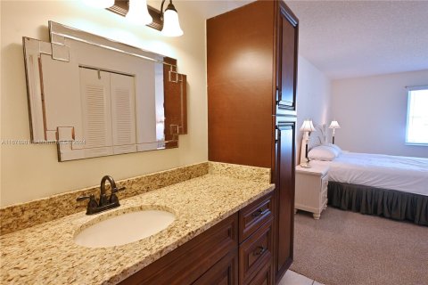 Condo in Delray Beach, Florida, 2 bedrooms  № 1407803 - photo 20