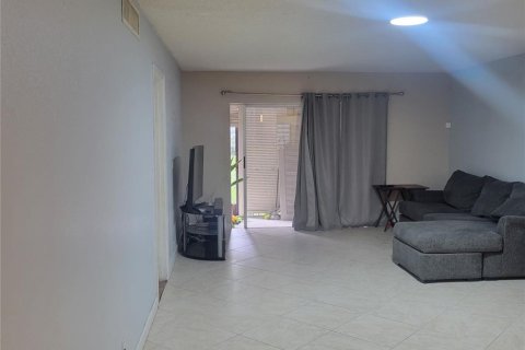 Condominio en venta en Lauderhill, Florida, 2 dormitorios, 111.48 m2 № 972758 - foto 3