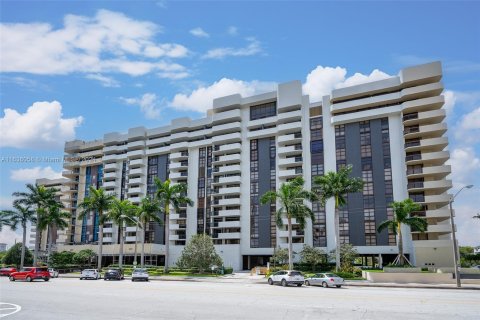 Copropriété à vendre à Coral Gables, Floride: 2 chambres, 104.89 m2 № 1306040 - photo 2