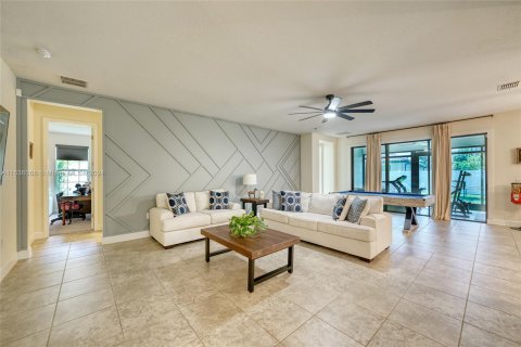 Villa ou maison à vendre à Kissimmee, Floride: 4 chambres, 253.34 m2 № 1306045 - photo 18