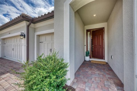 Villa ou maison à vendre à Kissimmee, Floride: 4 chambres, 253.34 m2 № 1306045 - photo 8