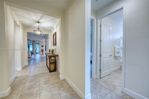 Villa ou maison à vendre à Kissimmee, Floride: 4 chambres, 253.34 m2 № 1306045 - photo 10