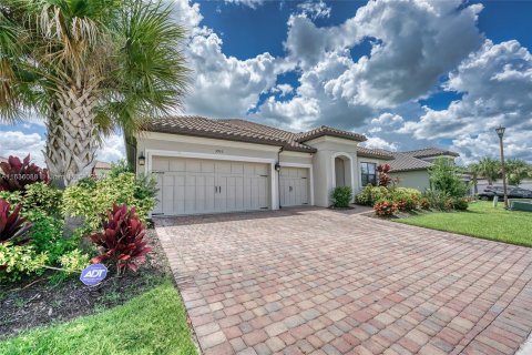 Villa ou maison à vendre à Kissimmee, Floride: 4 chambres, 253.34 m2 № 1306045 - photo 5