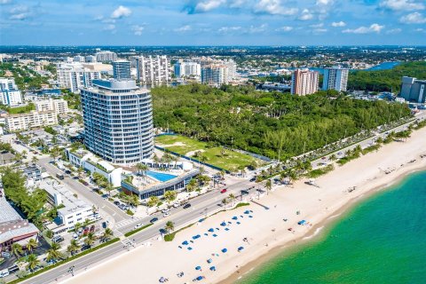 Condo in Fort Lauderdale, Florida, 2 bedrooms  № 1345275 - photo 2