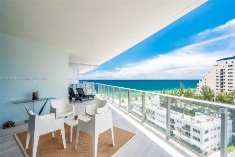 Condo in Fort Lauderdale, Florida, 2 bedrooms  № 1345275 - photo 1