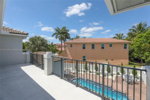House in Miramar, Florida 5 bedrooms, 292.55 sq.m. № 1128400 - photo 25