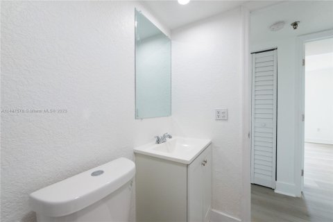 Copropriété à vendre à Coral Gables, Floride: 2 chambres, 89.19 m2 № 878352 - photo 8