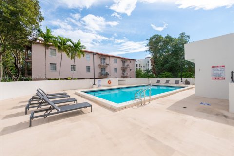 Copropriété à vendre à Coral Gables, Floride: 2 chambres, 89.19 m2 № 878352 - photo 16