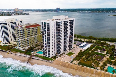 Condominio en venta en Riviera Beach, Florida, 3 dormitorios, 209.03 m2 № 883385 - foto 8