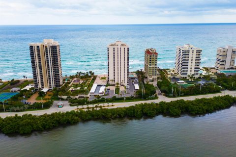 Condominio en venta en Riviera Beach, Florida, 3 dormitorios, 209.03 m2 № 883385 - foto 2