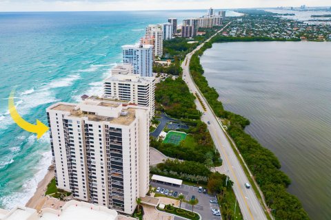 Copropriété à vendre à Riviera Beach, Floride: 3 chambres, 209.03 m2 № 883385 - photo 19