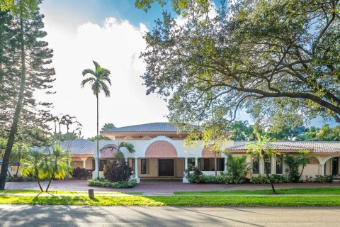 Villa ou maison à vendre à Miami Lakes, Floride: 5 chambres, 599.68 m2 № 1118459 - photo 1