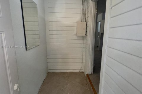 Casa en venta en Miami, Florida, 3 dormitorios, 69.86 m2 № 1118413 - foto 10