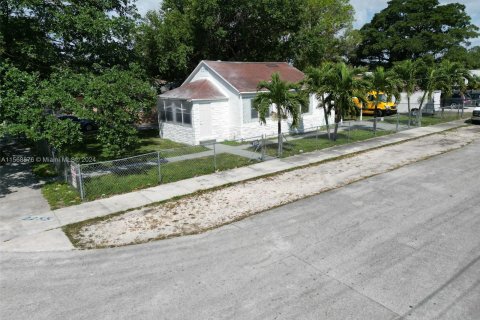 Villa ou maison à vendre à Miami, Floride: 3 chambres, 69.86 m2 № 1118413 - photo 1