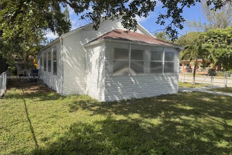 Villa ou maison à vendre à Miami, Floride: 3 chambres, 69.86 m2 № 1118413 - photo 4