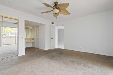 Copropriété à vendre à Sunrise, Floride: 2 chambres, 99.78 m2 № 1120651 - photo 13