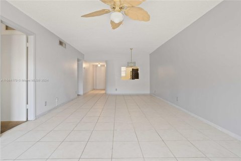 Condominio en venta en Sunrise, Florida, 2 dormitorios, 99.78 m2 № 1120651 - foto 17