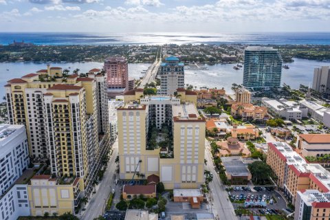 Condo in West Palm Beach, Florida, 2 bedrooms  № 1152175 - photo 21