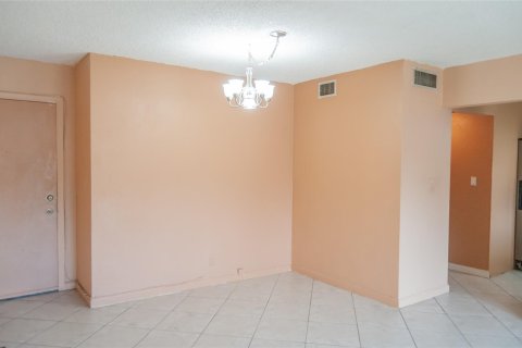 Copropriété à vendre à Lauderhill, Floride: 1 chambre, 83.61 m2 № 1152176 - photo 27