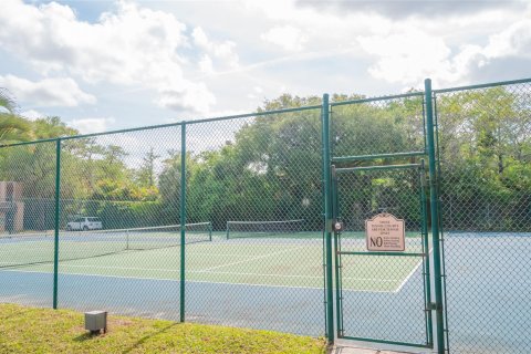 Condo in Lauderhill, Florida, 1 bedroom  № 1152176 - photo 9